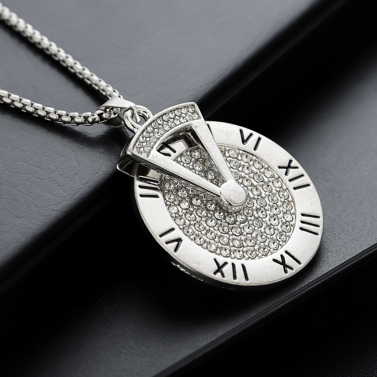 Necklace for men Roman numerals diamond studded roulette wheel high-end and versatile hip-hop new style minimalist accessories