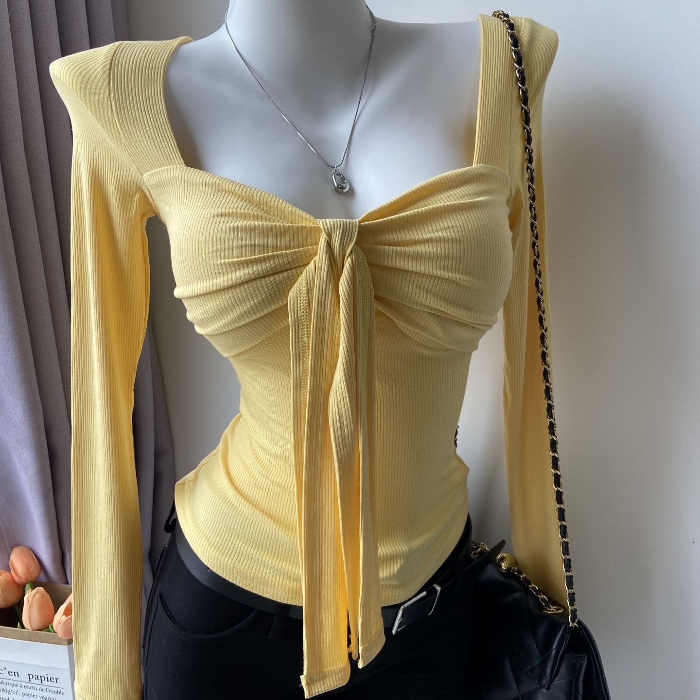 Chest cushion waist cinching square collar top ribbon slim fit long sleeve T-shirt women's niche scheming design top
