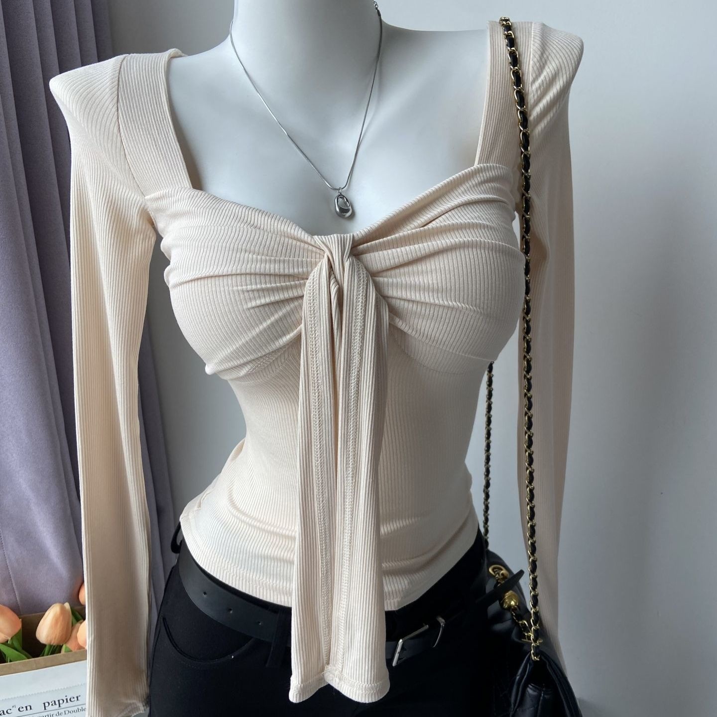 Chest cushion waist cinching square collar top ribbon slim fit long sleeve T-shirt women's niche scheming design top