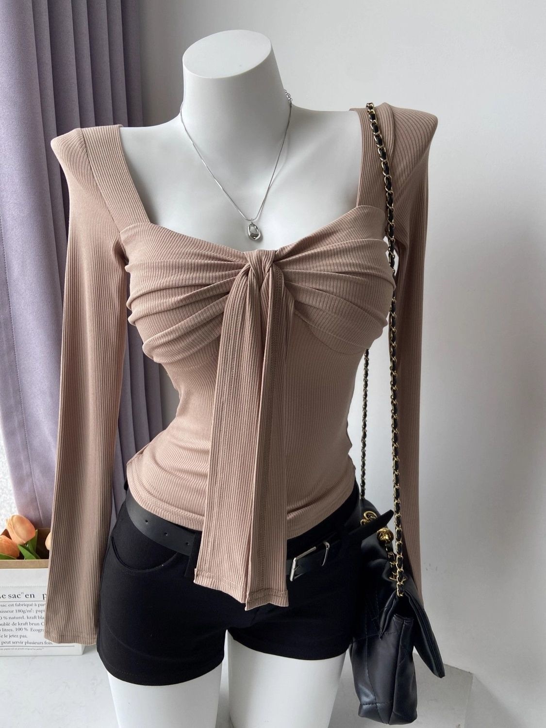 Chest cushion waist cinching square collar top ribbon slim fit long sleeve T-shirt women's niche scheming design top