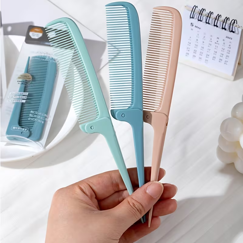 A Foldable Comb, Perfect for Travel, Featuring a 360° Portable Design, Essential for Hairstyling at Home Or on The Go