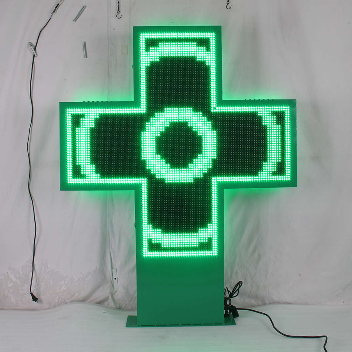 100*100cm Pure Green DIP LED Pharmacy Cross Sign Save-energy Farmacia Shop Animation LED Display Screen Decoration