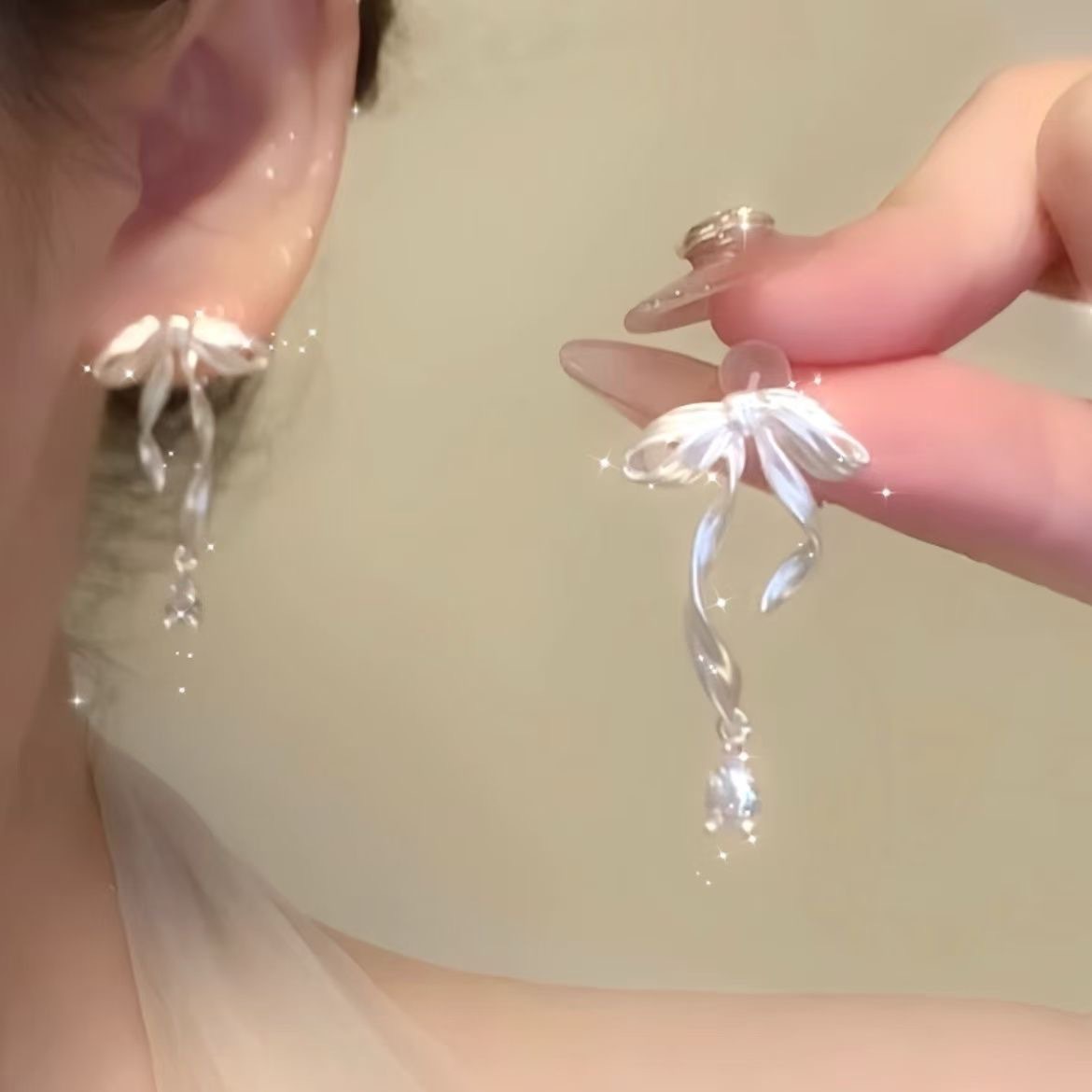 Sweet Dream Ballet Bow Ear Clips – Elegant Maiden-Style, Non-Piercing, Ultra-Comfortable Mosquito-Coil Backing & Feather-Light D