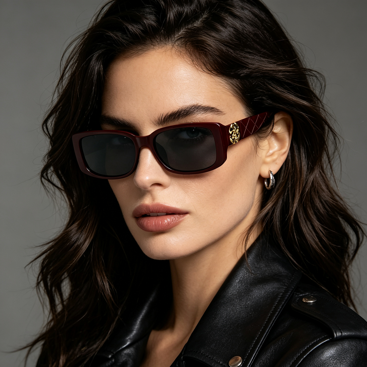New Fashionable and Trendy Square Sunglasses for Women's Personalized Travel Sunshade Glasses for Simple Wearing and Matching