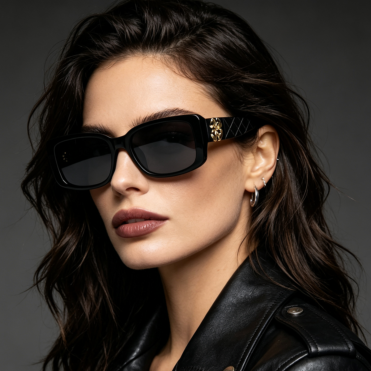 New Fashionable and Trendy Square Sunglasses for Women's Personalized Travel Sunshade Glasses for Simple Wearing and Matching