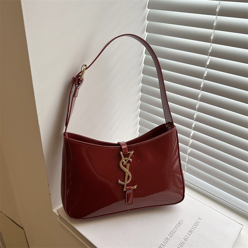 Women's bag new style simple and fashionable patent leather shiny surface shoulder bag armpit bag letter small square bag