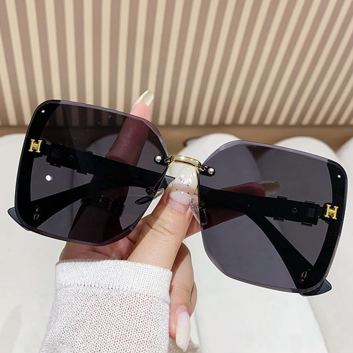 Fashionable Glitter Sunglasses with Starry Sky and Large Frame for Women, High-end Casual and Versatile Trendy Glasses