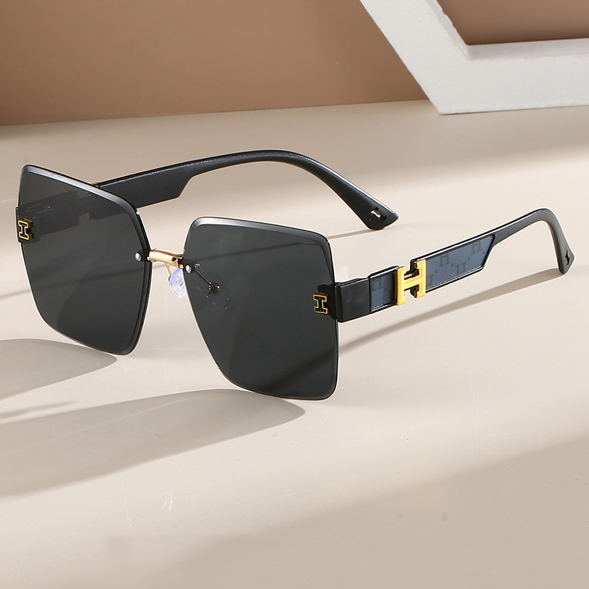 New Box Sunglasses, Large Frame, Slim and Fashionable Men's and Women's Sunglasses, Suitable for Street Photography and Tourism