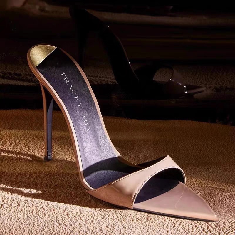 Free delivery of high-quality 2026 new summer women's shoes hot selling one-piece women's pointed high-heeled slippers