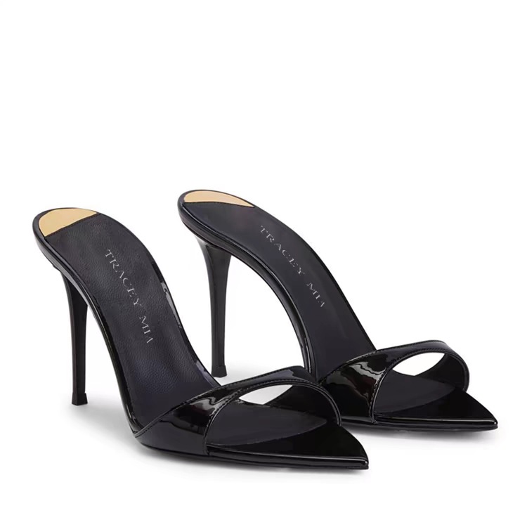 Free delivery of high-quality 2026 new summer women's shoes hot selling one-piece women's pointed high-heeled slippers
