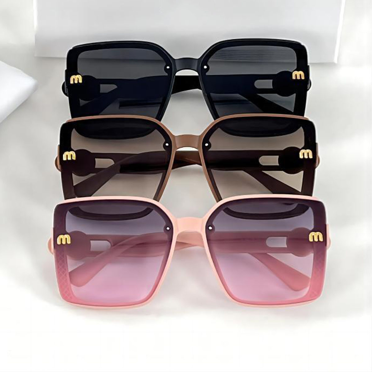 New Fashionable Sunglasses with High-end Feel, Large Frame, Light Luxury Sunglasses for Women, Sunscreen Glasses Frame