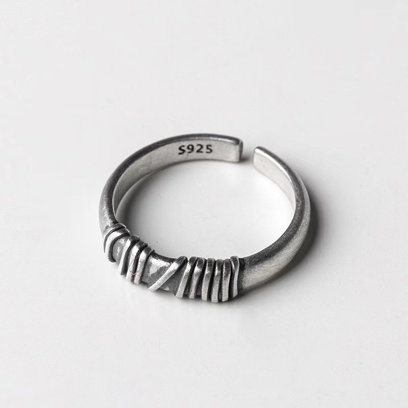 Men's new fashion s925 Thai silver retro winding cold silk made old opening adjustable ring ring ring thorn knot buckle