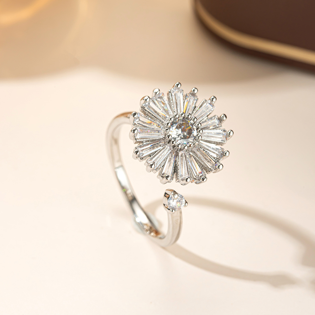 A niche  fresh  minimalist design with versatile chrysanthemums  micro inlaid zircon  adjustable opening  and rotating ring