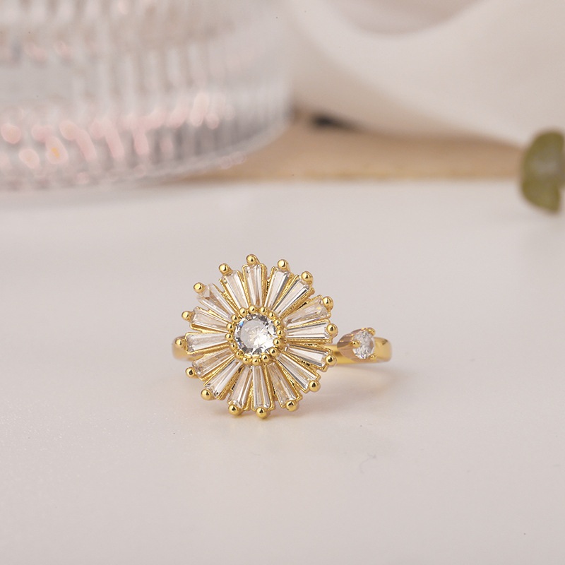 A niche  fresh  minimalist design with versatile chrysanthemums  micro inlaid zircon  adjustable opening  and rotating ring