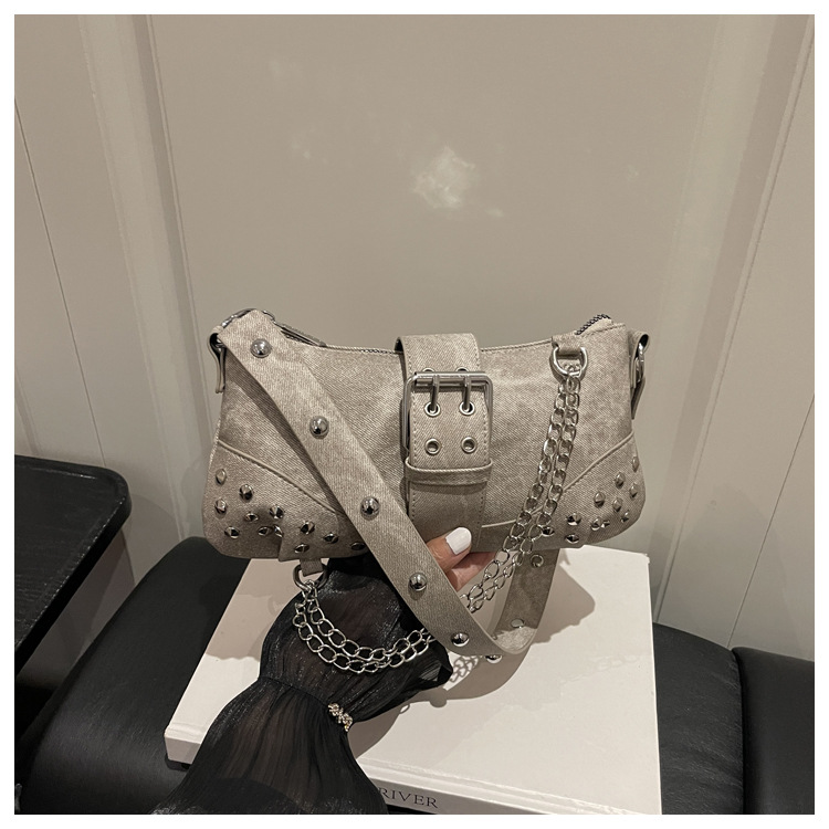 Women Fashion Shoulder Bag Gothic Ladies Bag Cool Style Trendy Rock Girls Handbag Y2K Rivet Chain for Travel Vacation Daily