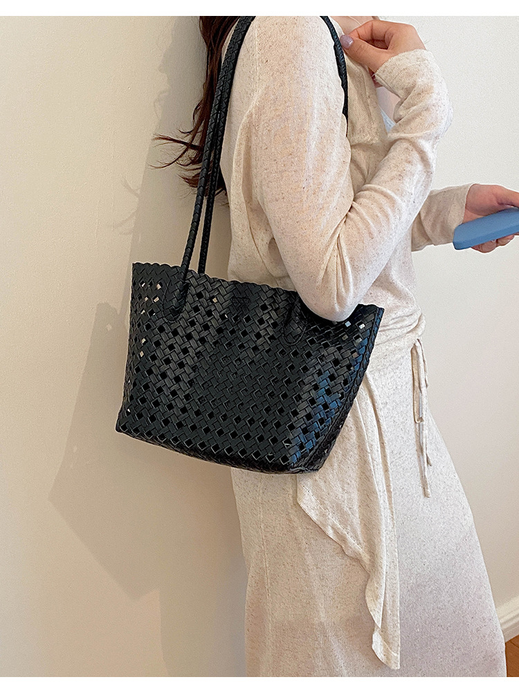 Women's Openwork Woven Shoulder Bag Summer Stylish Retro Woven Bucket Bag Large Capacity Casual Shopping Travel Woven Bucket Bag